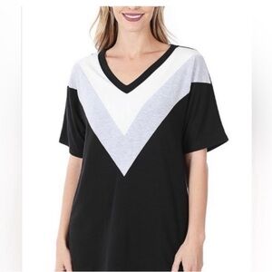 Zenana Outfitters Plus Size Black and Gray V-Neck Top